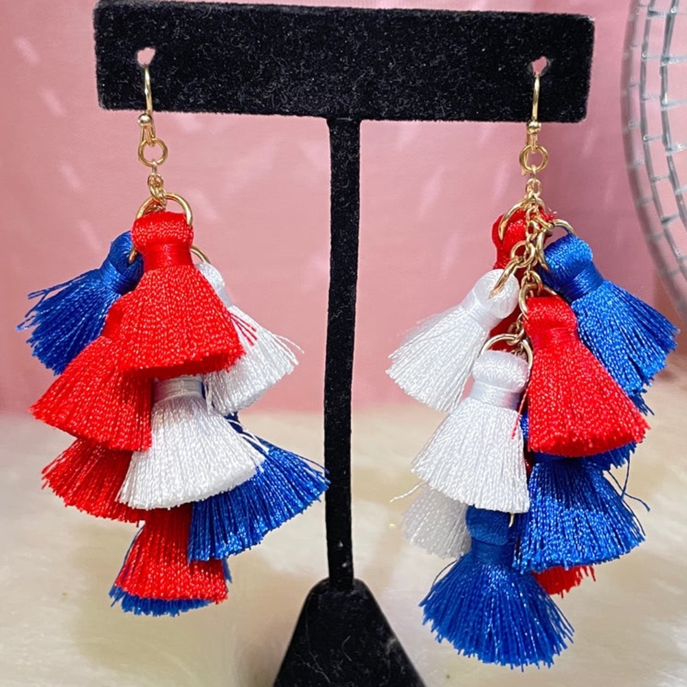 NWT THE PERFECT AMERICANA EARRINGS RED WHITE & BLUE
